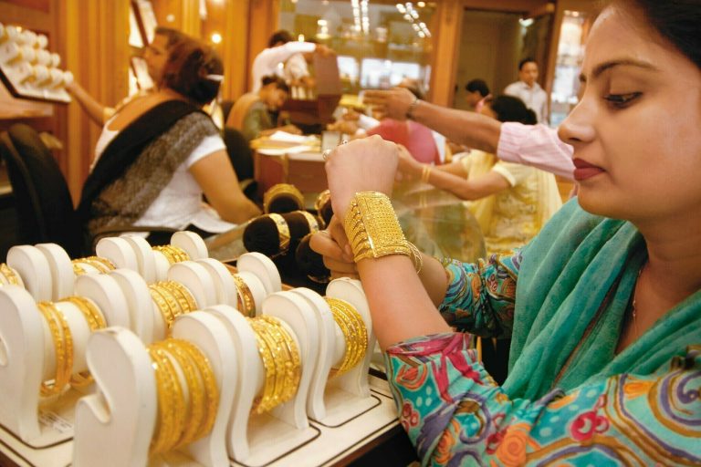 سونے کی قیمت میں بڑا اضافہ، فی تولہ نرخ نئی بلند ترین سطح پر پہنچ گئے