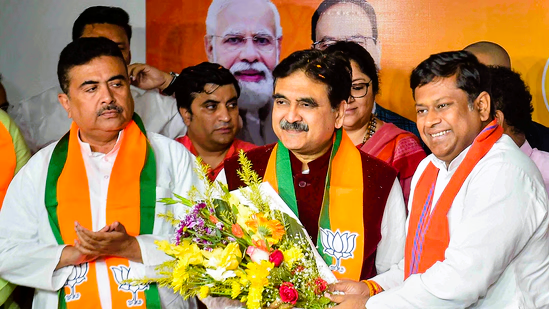 Former Calcutta High Court judge Justice Abhijit Gangopadhyay joins BJP.(PTI)