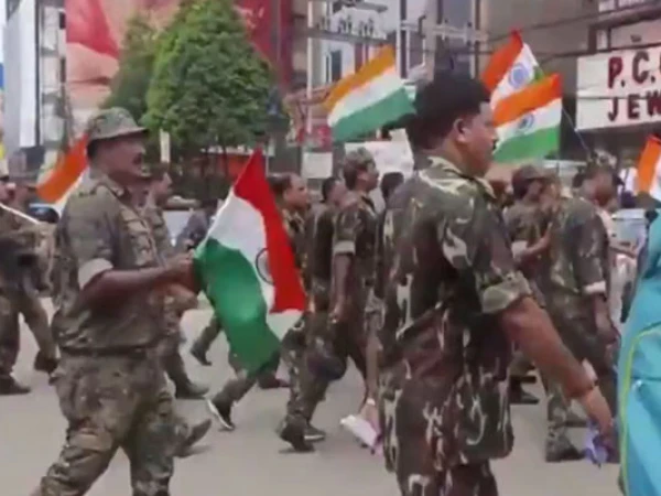 indian-soldiers-protest-increase-salary1757761274-0-600x450
