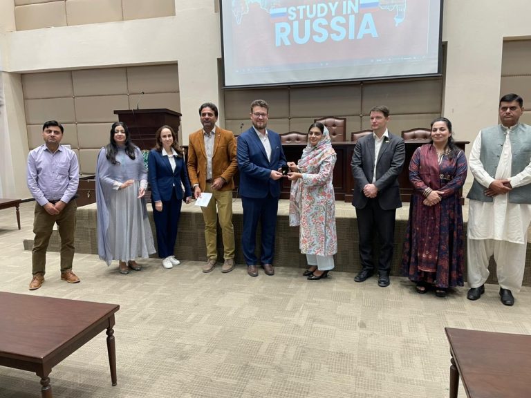 روسی وفد کا وفاقی اردو یونیورسٹی اسلام آباد کا دورہ، تعلیمی و ثقافتی تعاون پر تبادلہ خیال