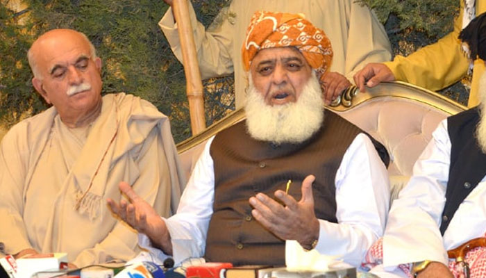 اچکزئی کو ہٹا کر فضل الرحمان کو اپوزیشن اتحاد کا سربراہ بنائے جانے کا امکان