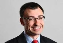 ادھر اُدھر نہیں: سامنا کریں یا ہار مان لیں