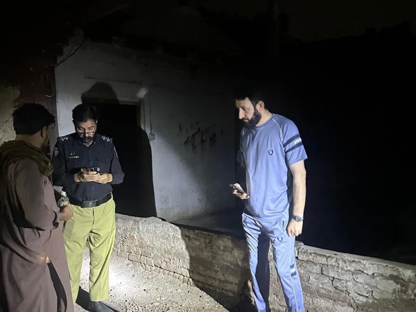 لکی مروت اور پشاور میں پولیس پر حملے، 6 اہلکاروں سمیت 9 زخمی